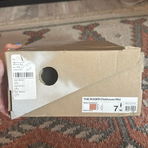 NWT On The Roger Clubhouse Mid in White & Sandstone men’s size 7 - Picture 13 of 13